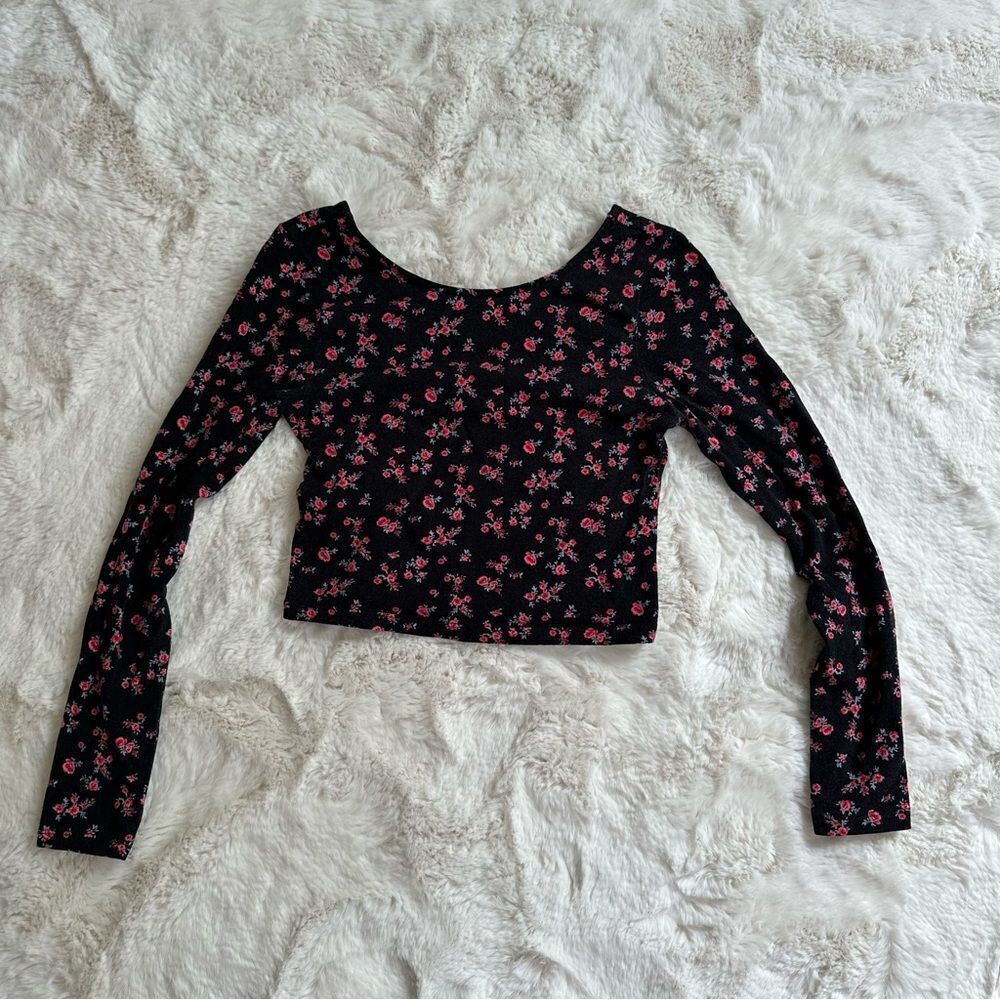 Vintage? forever 21 black with floral long sleeve low back top